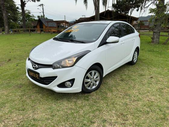 HYUNDAI HB20S 1.6 COMFORT PLUS 16V FLEX 4P MANUAL